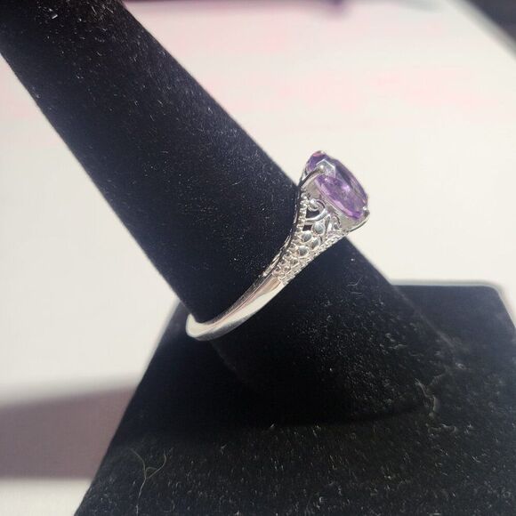 Bolivian Amethyst Solitaire Sterling Silver Ring - Picture 4 of 8